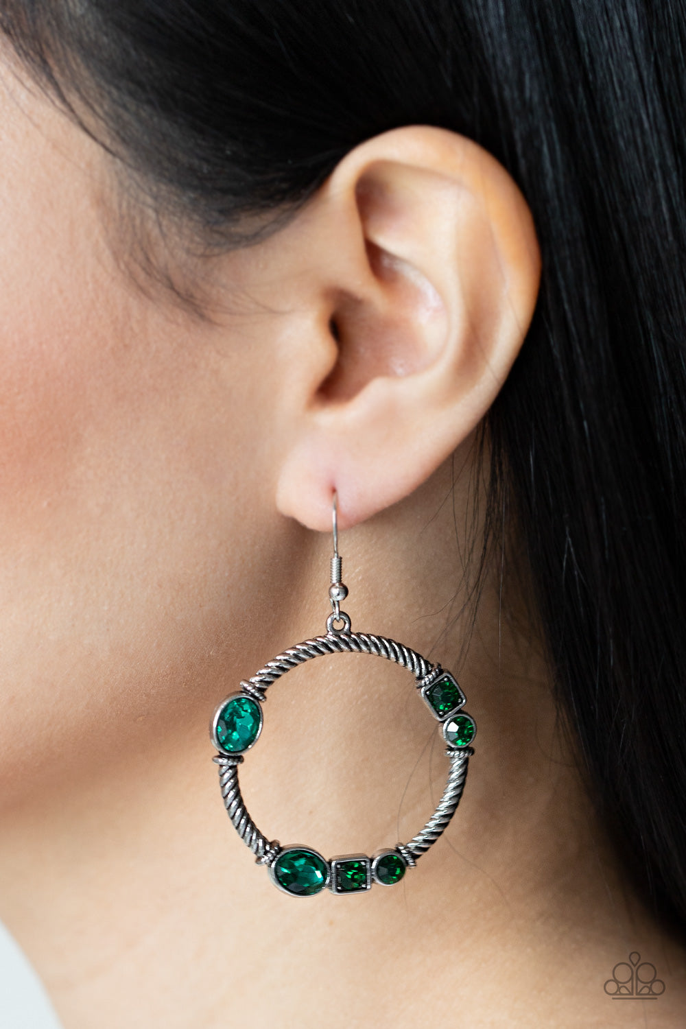 Paparazzi Glamorous Garland - Green Earrings 