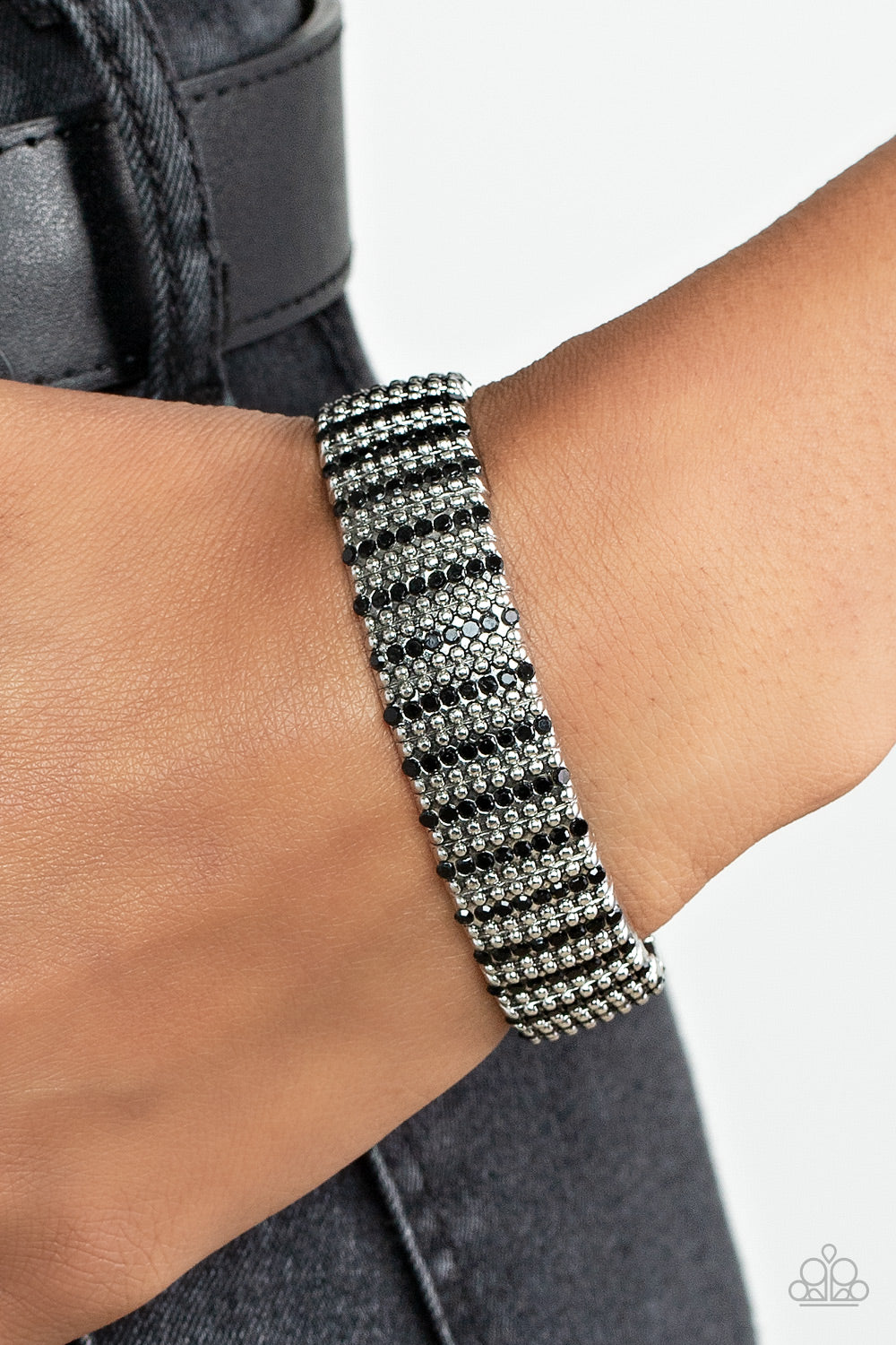 Paparazzi The GRIT Factor - Black Bracelet 