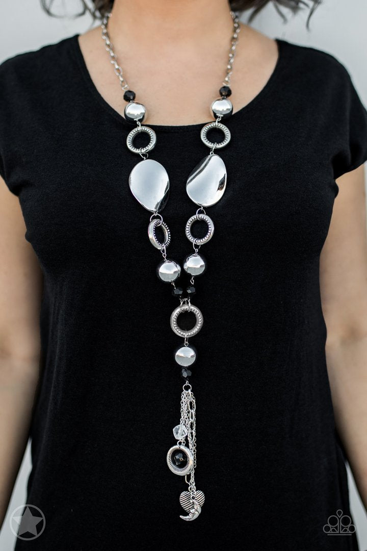 Paparazzi Total Eclipse Of The Heart - Blockbuster Necklace