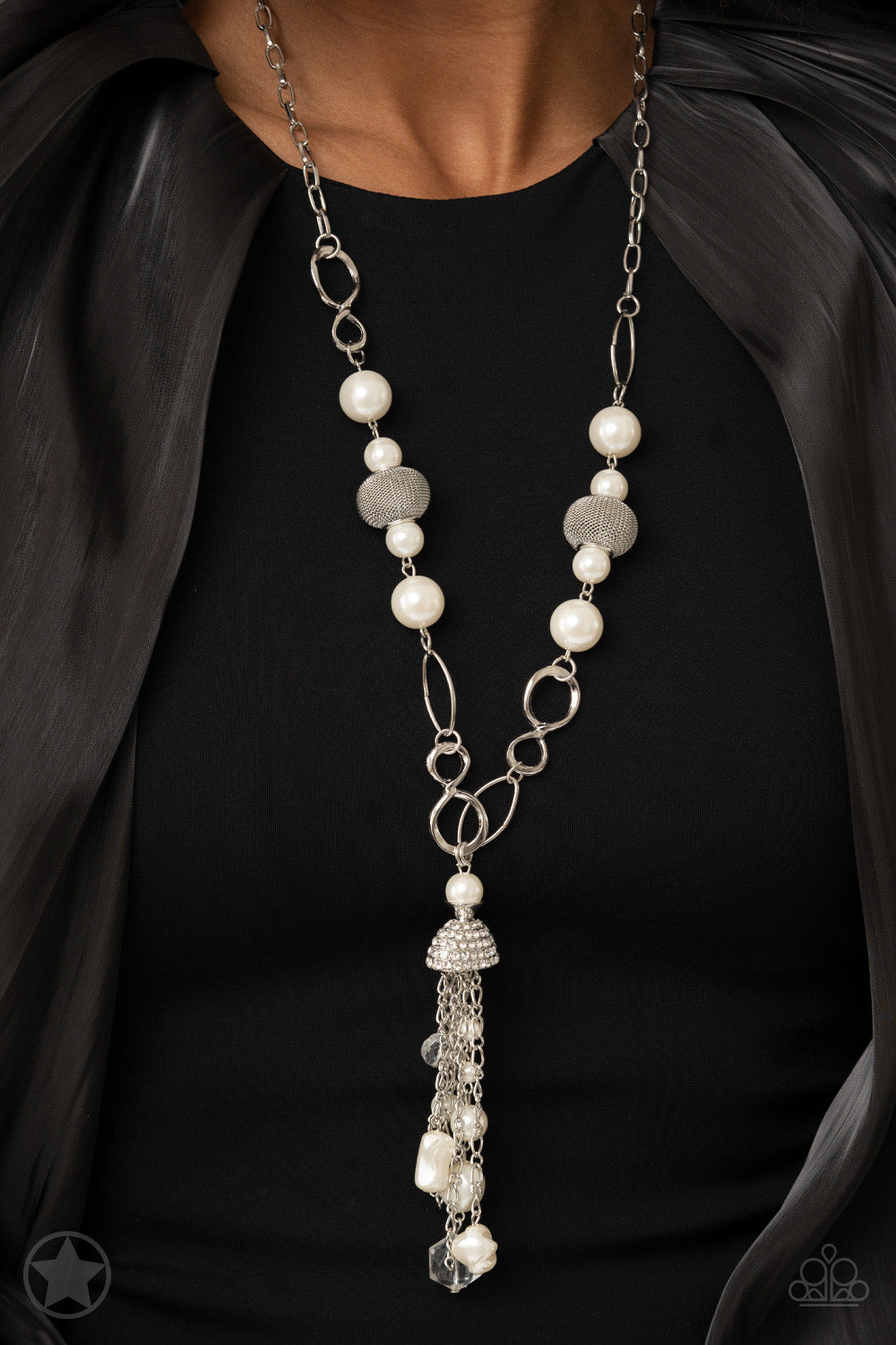 Paparazzi Designated Diva - White Blockbuster Necklace