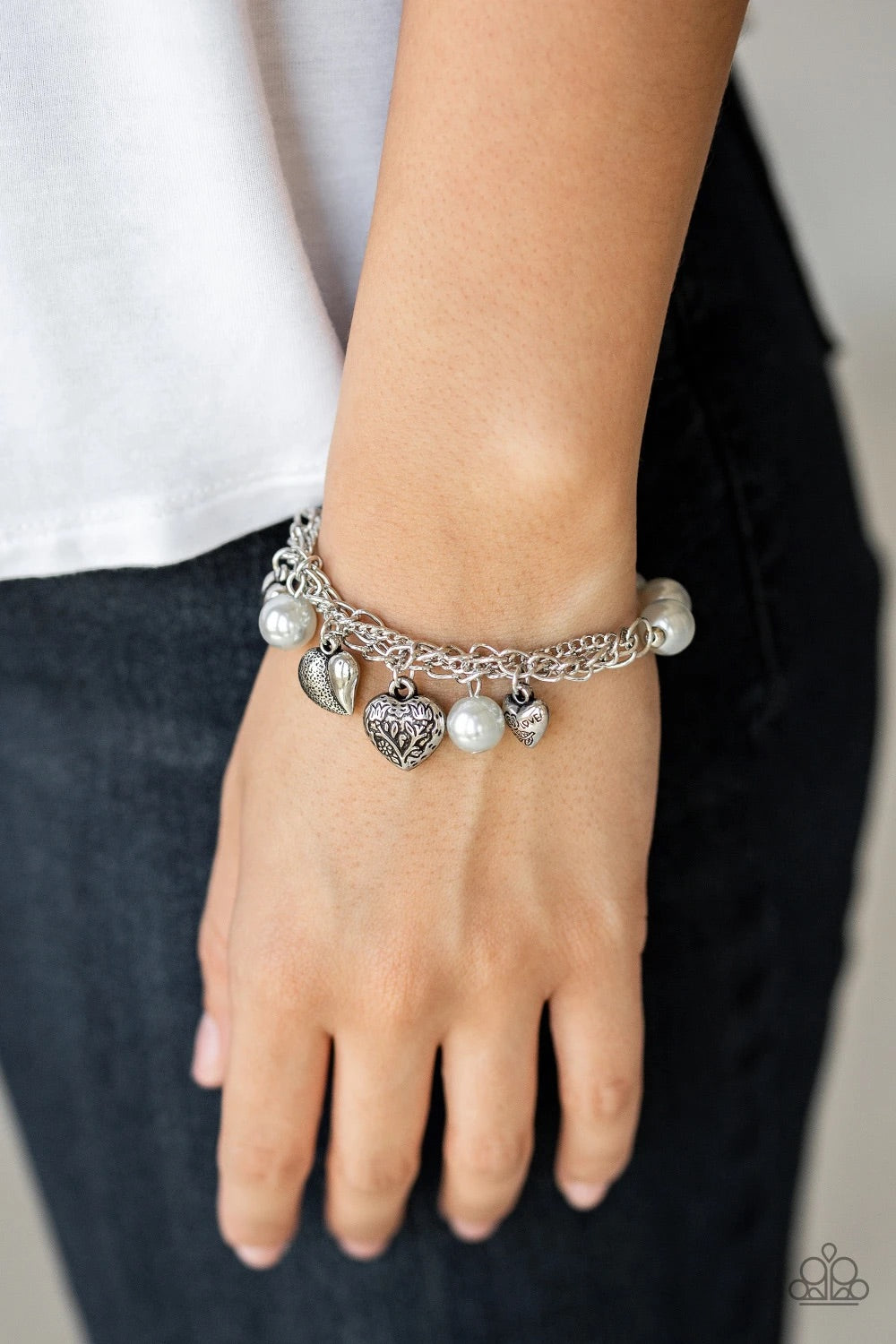 Paparazzi More Amour - Silver Bracelet 