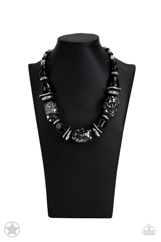 Paparazzi In Good Glazes - Black Blockbuster Necklace