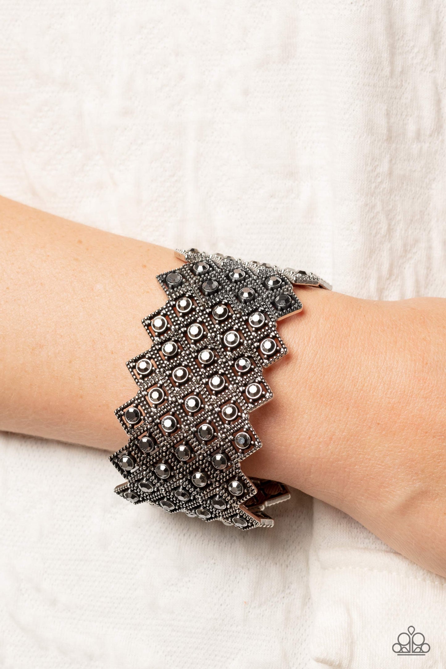 Paparazzi DECO in the Rough - Silver Bracelet 