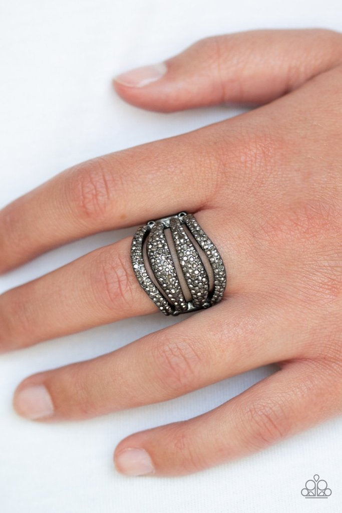 Paparazzi Roll Out The Diamonds - Black Ring