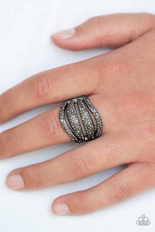 Paparazzi Roll Out The Diamonds - Black Ring