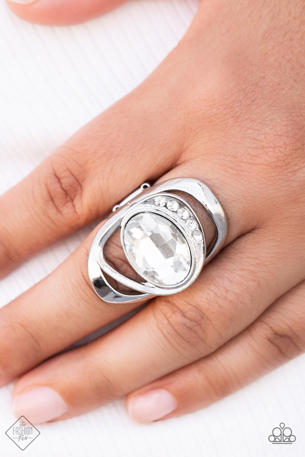 Mountain View Meadow - White Ring 