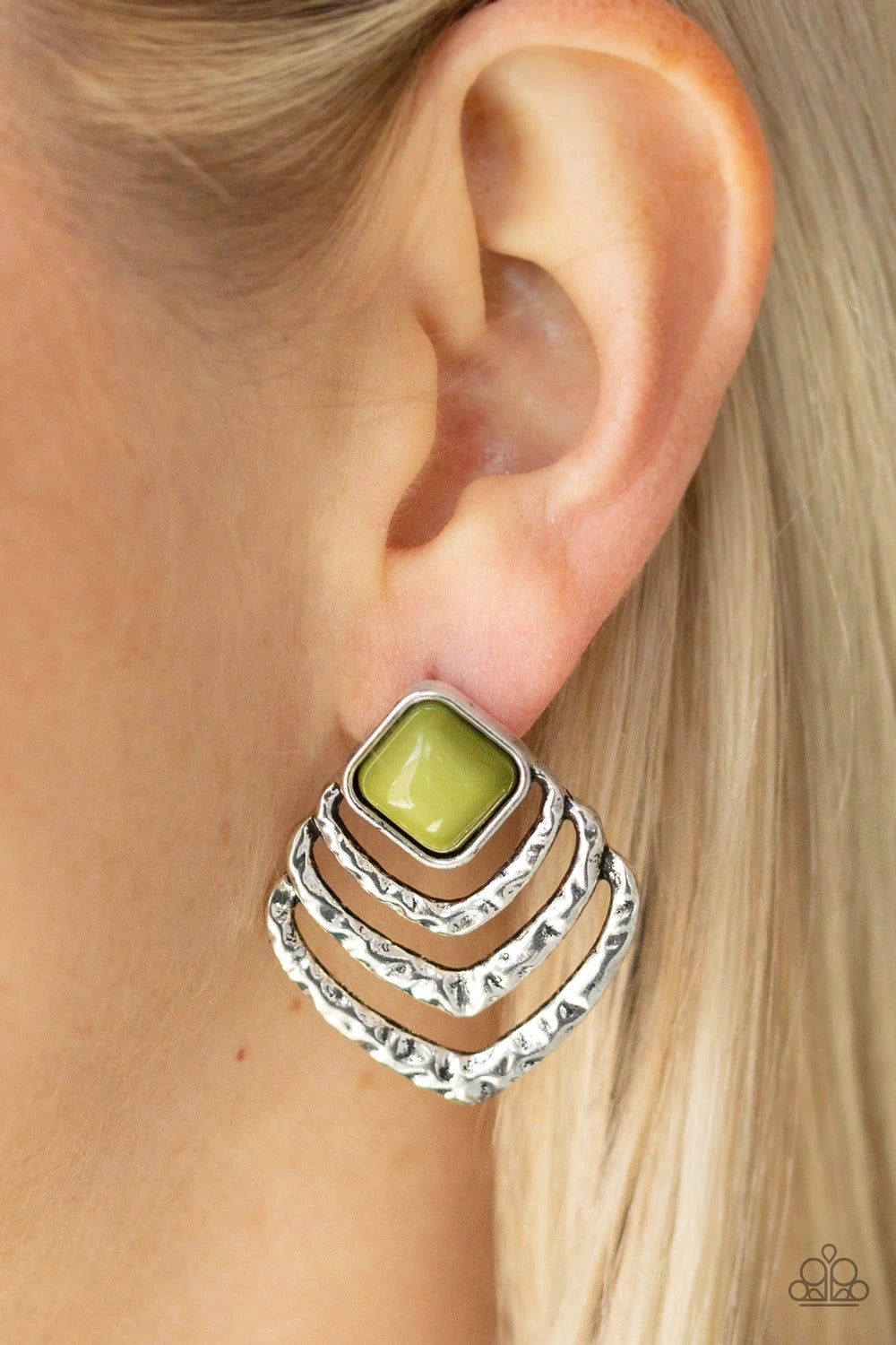 Paparazzi Rebel Ripple - green earrings